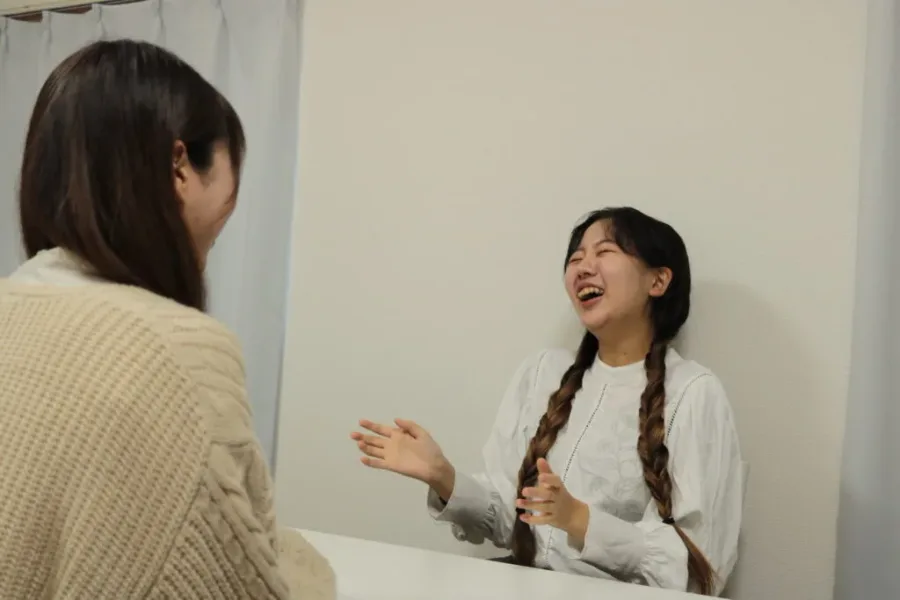 学園を飛び出して活動する様子